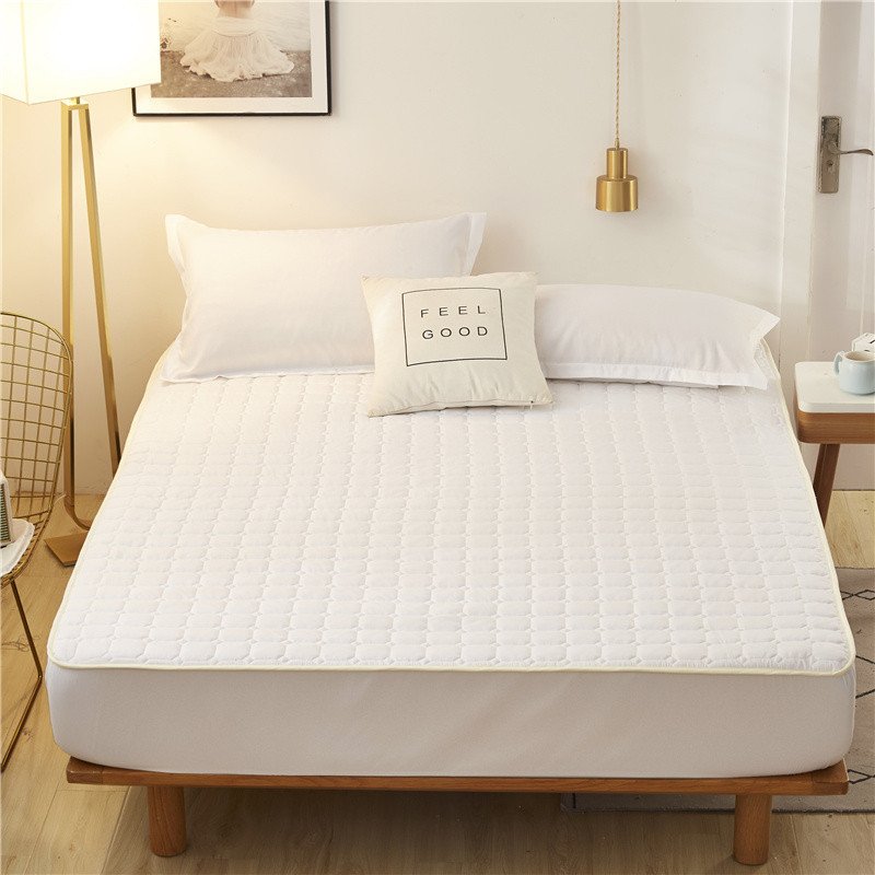 🎁Hot Sale!! 50% OFF-Sale🔥Latest Breathable Silky Mattress Cover